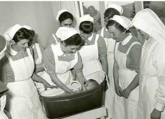 Professionelle Schule für Kinderpflegerinnen