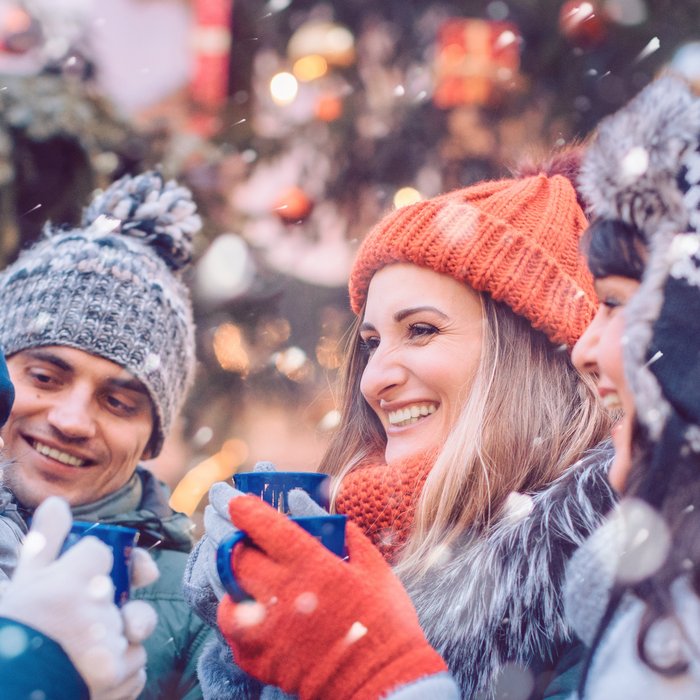 cura familia begrüsst Sie am Weihnachtsmarkt